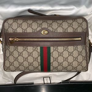 Ophidia GG Supreme Medium shoulder bag